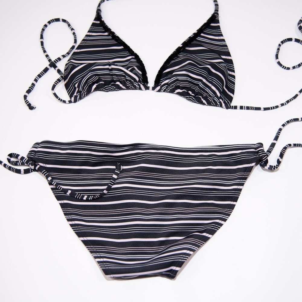 Bikini - Picture 6 of 8